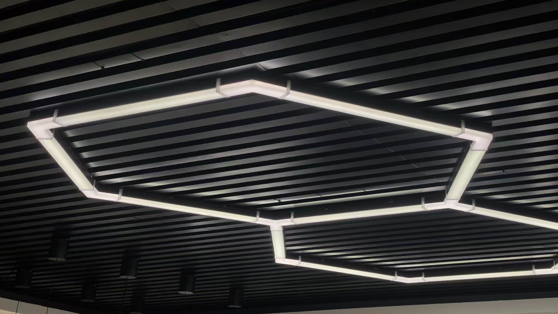 (4)Slider-1920x1080-Conectores-LED